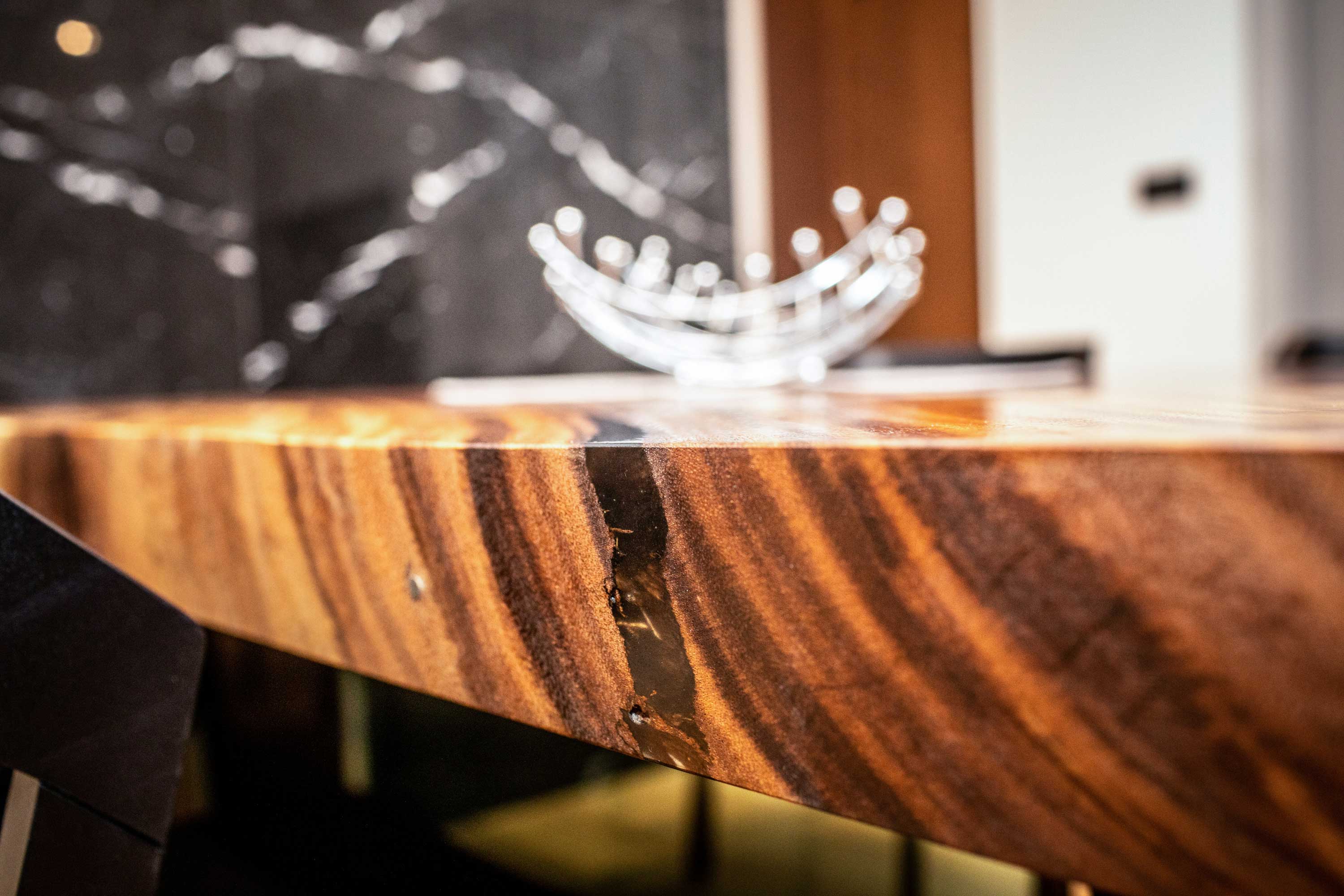 Dining table RU-201