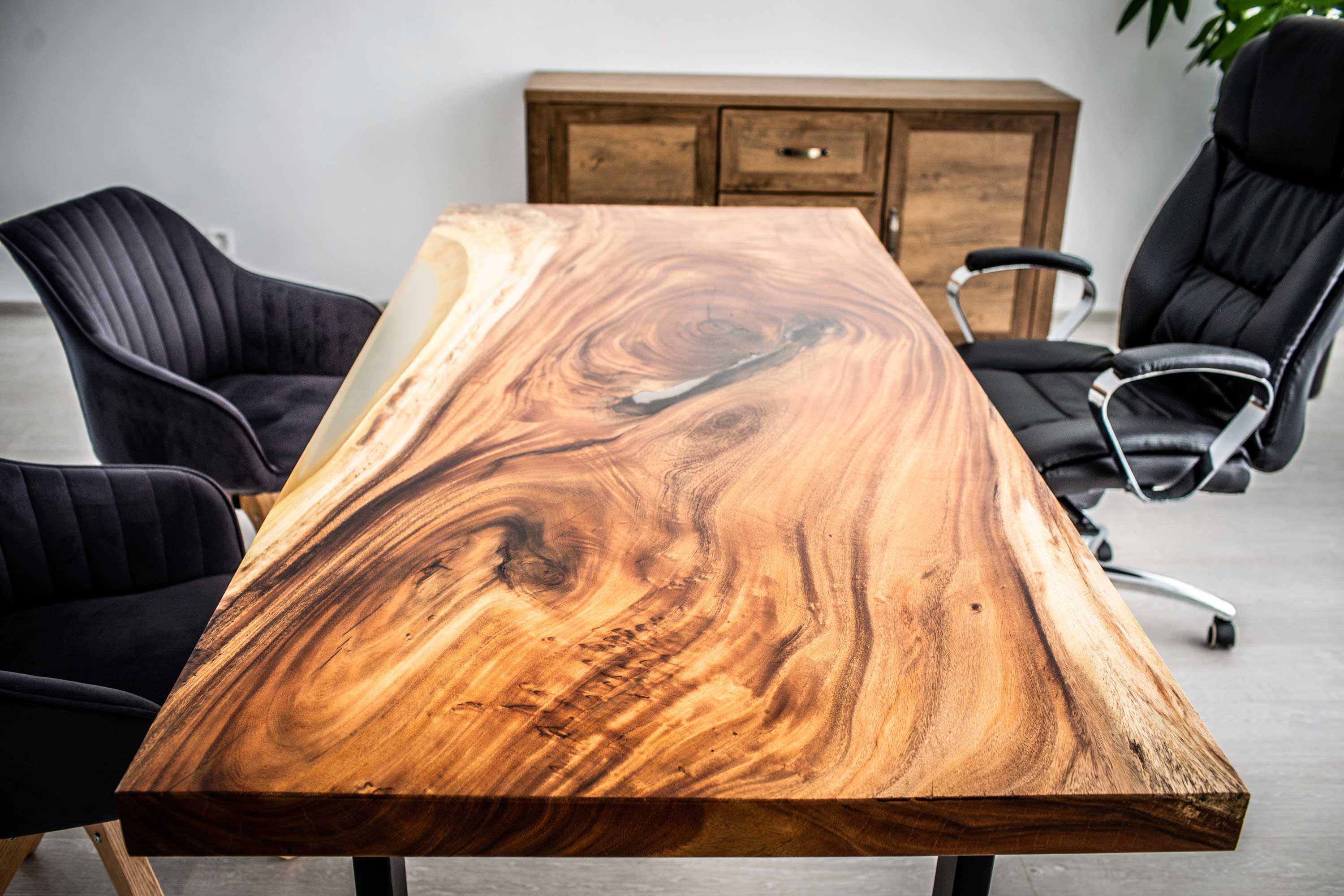 Working table PI-201